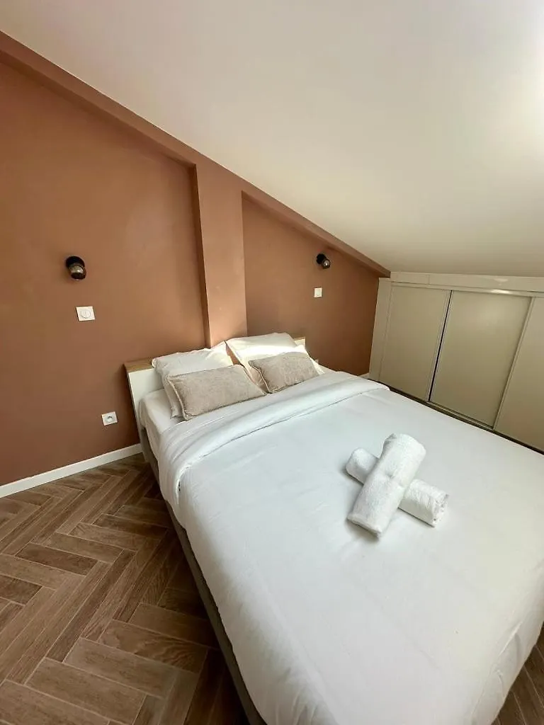 Moon Apartment Nice